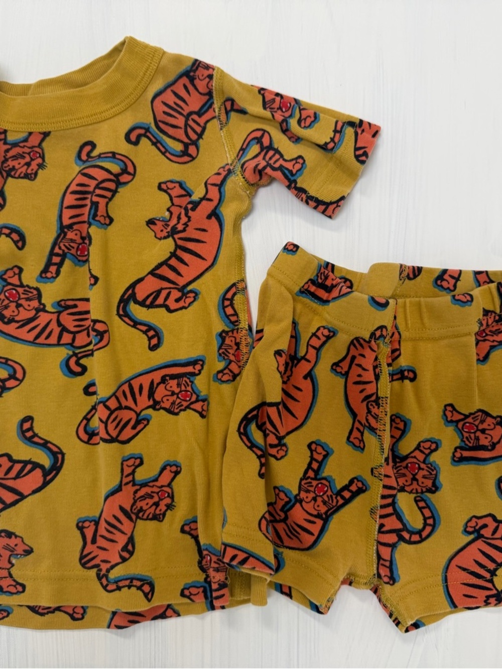 Set of 4 kids pijamas! Hanna Andersson, Gap, Old Navy and HM size 4-6 years